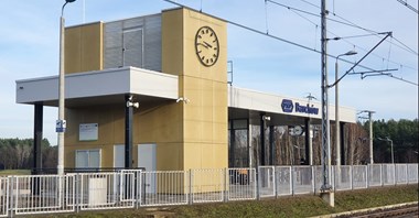 Dworce systemowe Chrzęsne i Barchów otwarte dla podróżnych