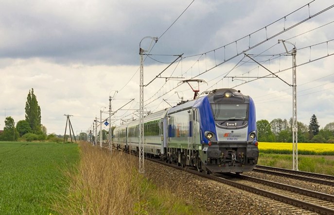Morawiecki: Obniżka cen biletów PKP Intercity w ciągu dwóch tygodni