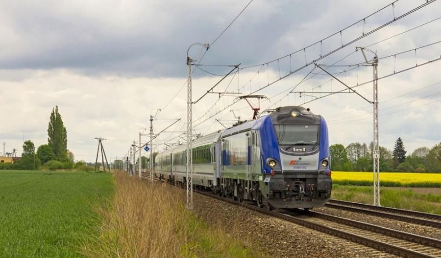 Morawiecki: Obniżka cen biletów PKP Intercity w ciągu dwóch tygodni