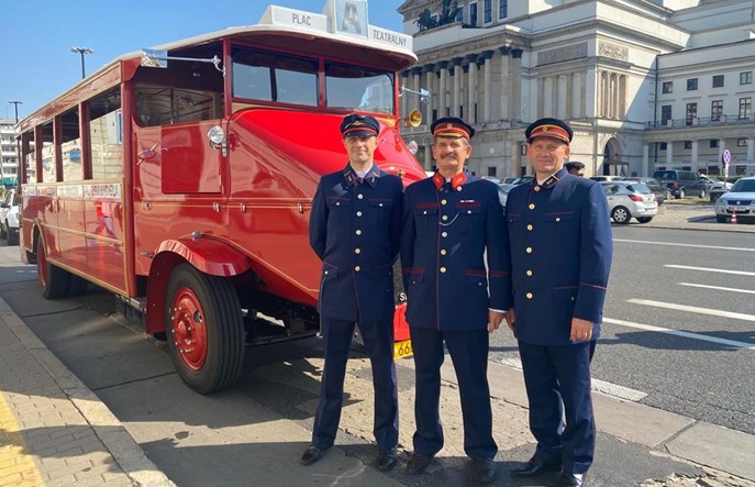 Mundurologia w transporcie miejskim