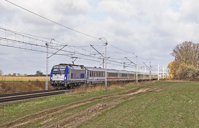 Towarzystwo Ekonomistów Polskich apeluje o konkurencję dla PKP Intercity