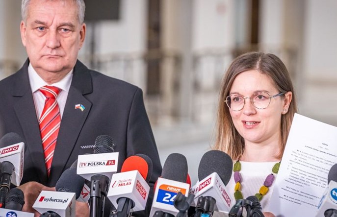 Matysiak: Wstrzymanie podwyżek w PKP Intercity to za mało