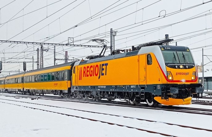 RegioJet kupuje kolejne Traxxy, České dráhy wynajmują Vectrony