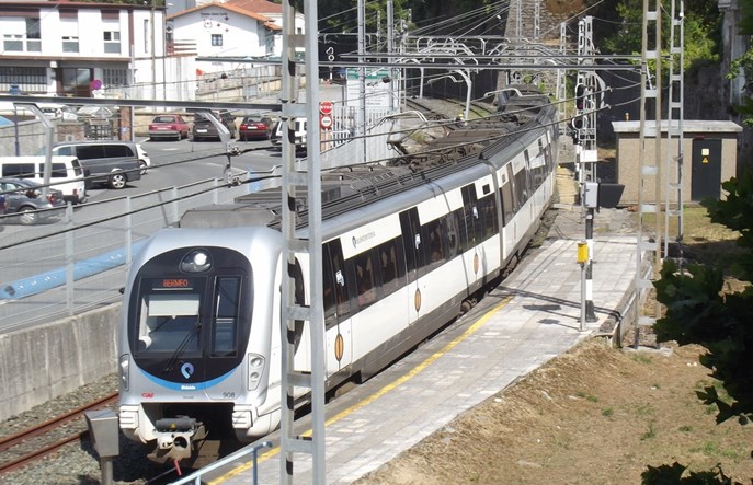 Koleje Hiszpańskie kupiły pociągi, które nie zmieściłyby się w tunelach