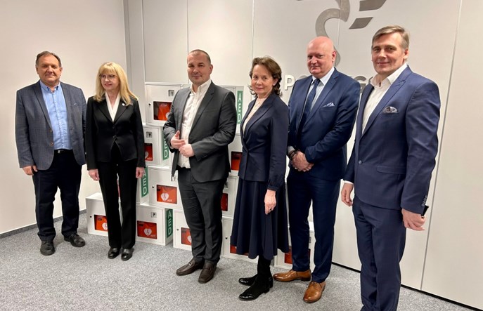 Polregio wyposaży zakłady w defibrylatory AED