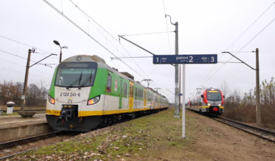 Łódzkie: Współpraca z Mazowszem daje efekty. Coraz więcej pasażerów do Radomia Łódzkie: Współpraca z Mazowszem daje efekty. Coraz więcej pasażerów do Radomia