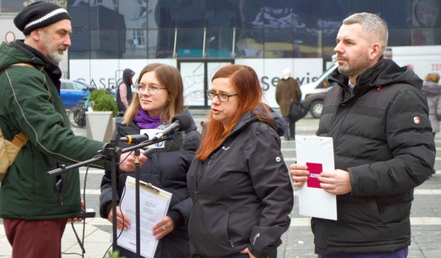 Razem: Koleje Śląskie mają problemy. Jest interwencja poselska Razem: Koleje Śląskie mają problemy. Jest interwencja poselska