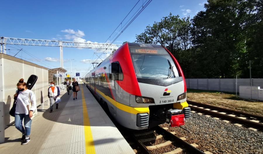 Poznań – Łódź: Dwa pociągi samorządowe w odstępie... ośmiu minut Poznań – Łódź: Dwa pociągi samorządowe w odstępie... ośmiu minut