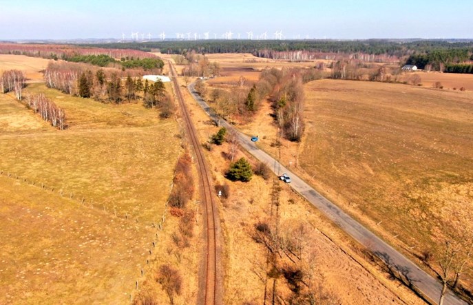Dwa warianty torów do elektrowni jądrowej. Jest umowa