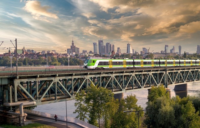 Rosną utrudnienia na warszawskiej kolei. Będzie korekta korekty rozkładu