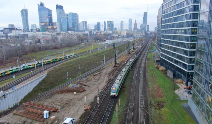 Radni apelują o poprawę sytuacji na Warszawskim Węźle Kolejowym