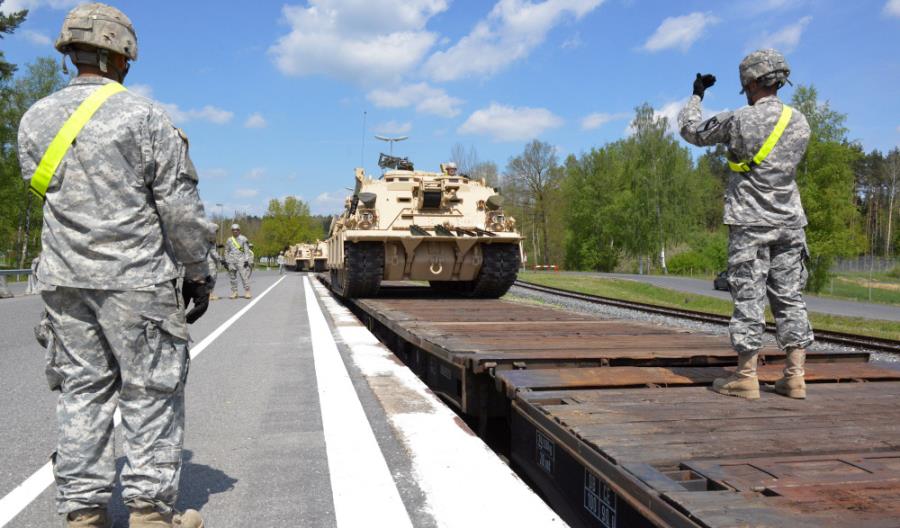 PKP PLK: Rampy dla Abramsów powstaną przy 13 stacjach PKP PLK: Rampy dla Abramsów powstaną przy 13 stacjach