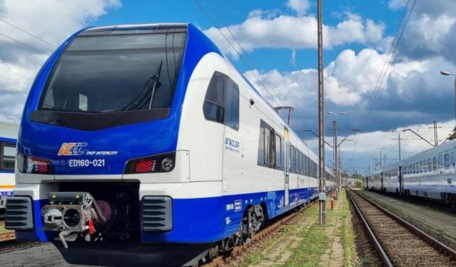 W PKP Intercity jeżdżą trzy nowe Flirty. Kiedy następne? W PKP Intercity jeżdżą trzy nowe Flirty. Kiedy następne?