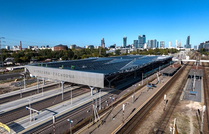 Znów utrudnienia na Warszawie Zachodniej. Wykonawca uszkodził kabel 