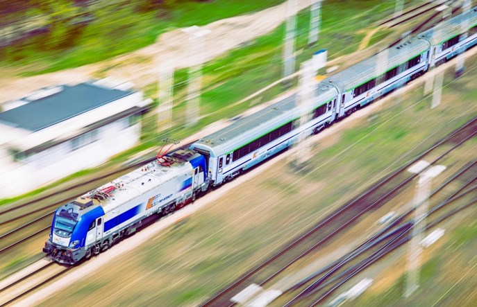 Graficzna rezerwacja miejsc wchodzi na pokład pociągów IC