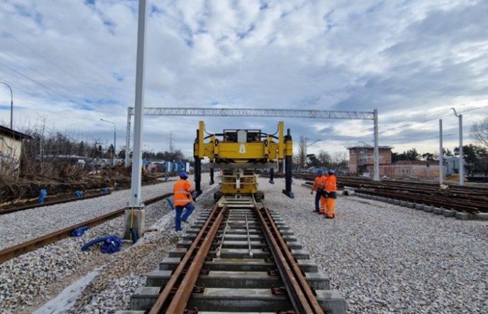 KZN Bieżanów z innowacyjnym podejściem do transportu i wyładunku rozjazdów