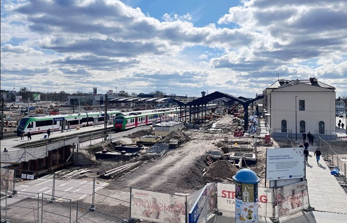 Białystok zadaszy wejścia do tunelu pod stacją