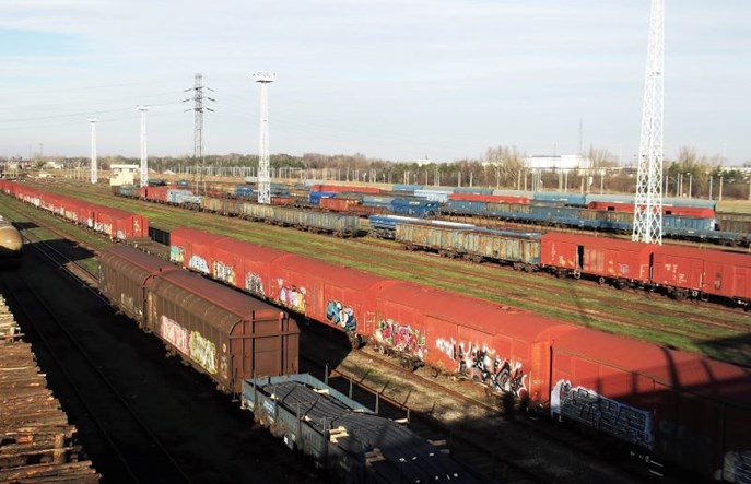 UTK: Większość pociągów towarowych wciąż się spóźnia