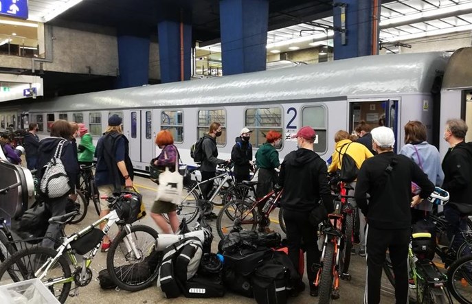 PKP Intercity nie ma czynnych rowerowych „stodół”