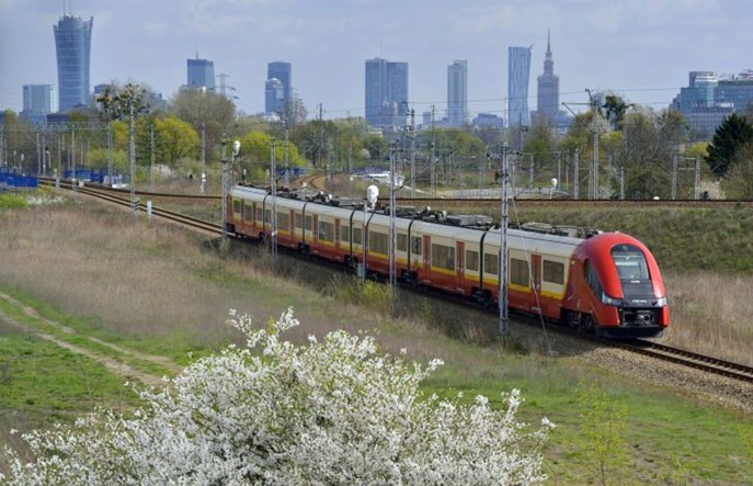 To już piąty pociąg skierowany na niewłaściwy tor w Warszawie