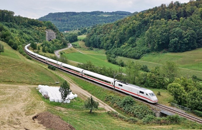 Pociągi pomkną po Polsce nawet 350 km/h. Jest projekt