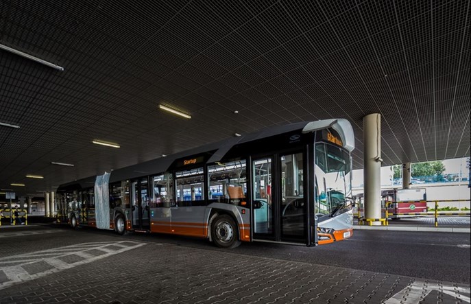 Kolejne przegubowe Solarisy dotrą do Gliwic