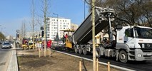 Warszawa: Kondratowicza aleją tysiąca drzew. Obie jezdnie gotowe