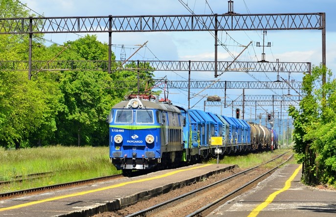 Kolej sprawdza się w trudnych warunkach. Wojsko planuje inwestycje