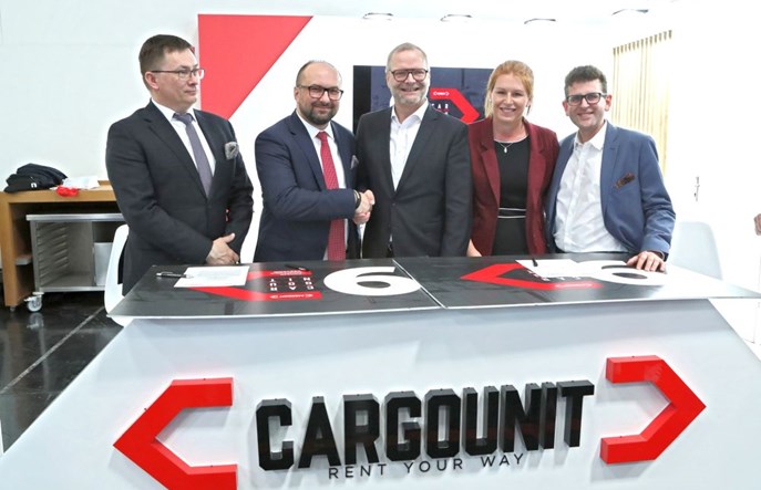 Cargounit z dziewięcioma nowymi Vectronami 