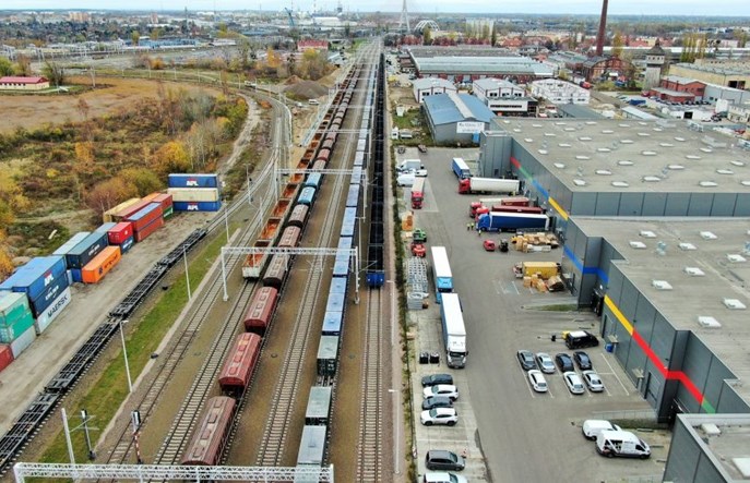 Rozwój kolei napędzany morską falą