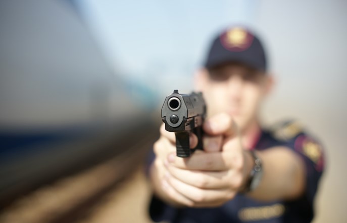 Funkcjonariusze SOK użyli broni wobec złodziei, którzy próbowali ich rozjechać