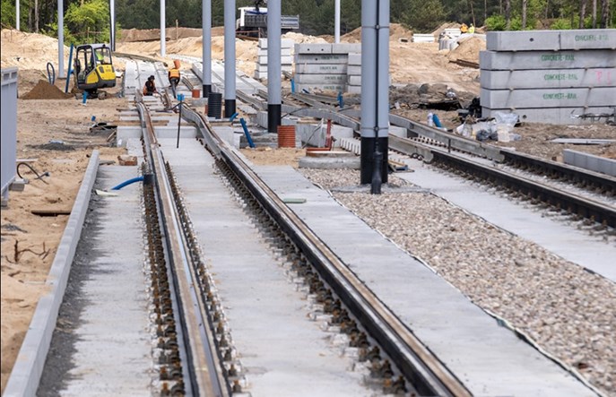 Tramwaj na Jar. Zbliża się montaż skrzyżowania tramwajowo-kolejowego