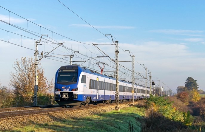 Jest umowa na naprawę powypadkową Flirta PKP IC