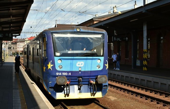 Jest rozkład jazdy pociągów Chałupki - Bohumin. Skomunikowania nie zachęcają