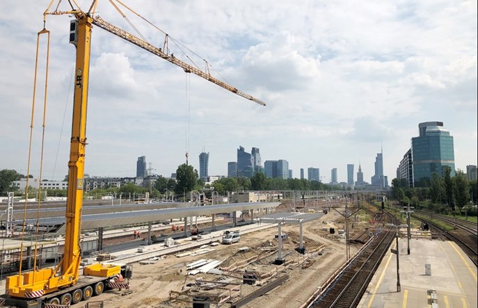 Warszawa Zachodnia. Trudne wakacje na kolei. WKD po jednym torze, zmiany KM i SKM