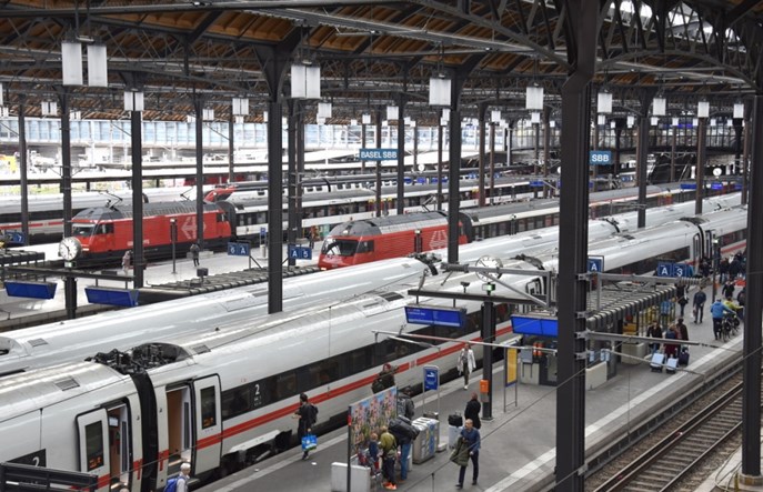 Szwajcarzy nie chcą wpuszczać do kraju spóźnionych pociągów z zagranicy