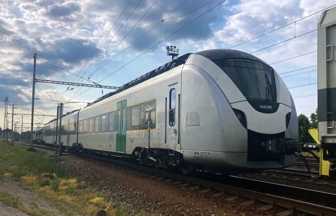 Bateryjna hybryda Alstomu już na testach [film]