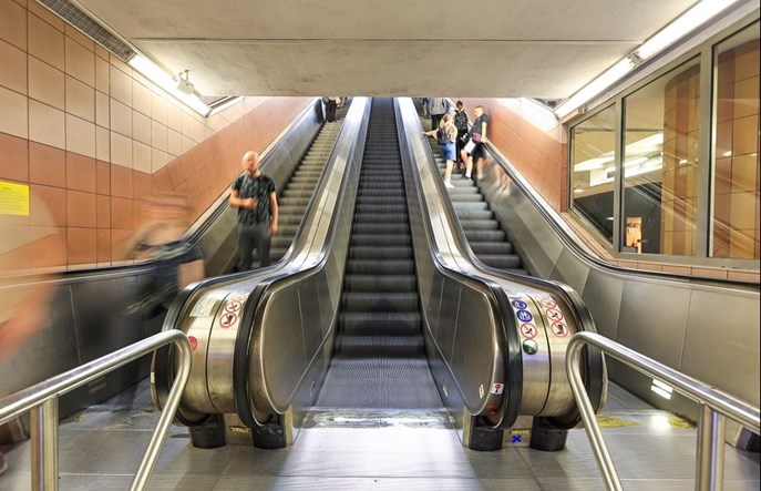 Pracowite wakacje w metrze. Niebawem remont schodów na Centrum