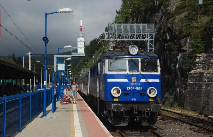 PKP Intercity: Taboru w wakacje nie brakuje, punktualność lepsza niż rok temu