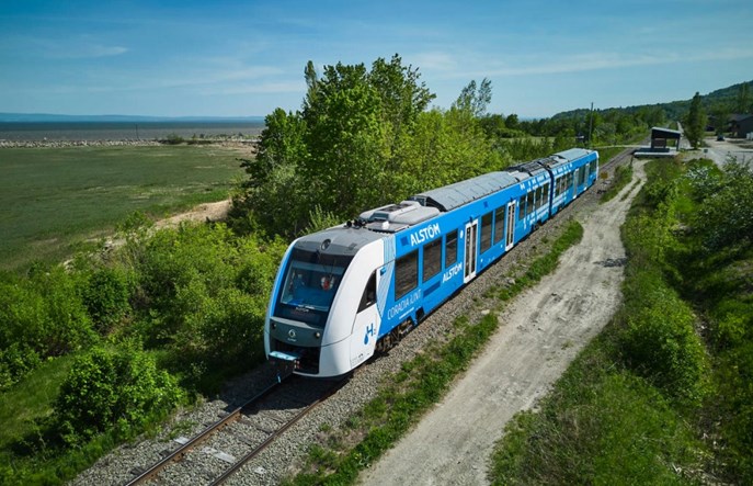 Wodorowa Coradia iLint wozi pasażerów w kanadyjskim Quebecu