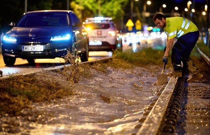 Łódź: Wyciek na Włókniarzy przez kanalizację