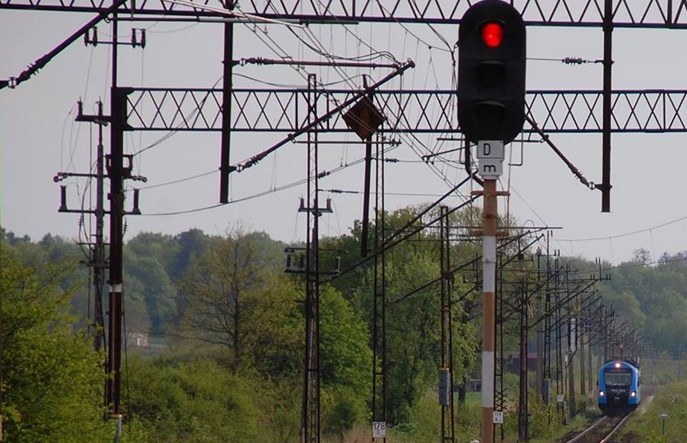 Drastyczne obniżenie prędkości między Piłą i Szczecinkiem. Pociągi opóźnione od tygodni