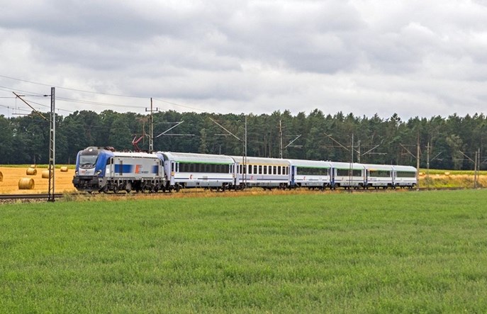 Wstrzymany ruch pociągów w na E20 Wielkopolsce, utrudnienia w Warszawie Wstrzymany ruch pociągów w na E20 Wielkopolsce, utrudnienia w Warszawie