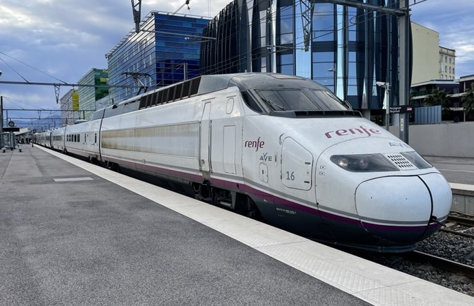 Renfe uruchomiło pociągi dużych prędkości z Barcelony do Lyonu