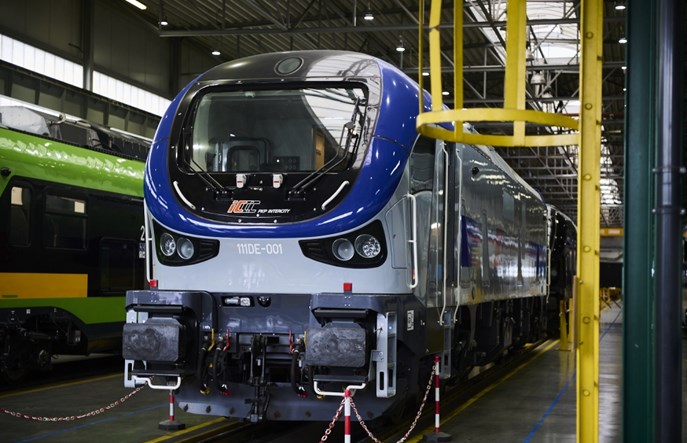 Pesa z umowami z PKP IC na blisko 3 mld złotych