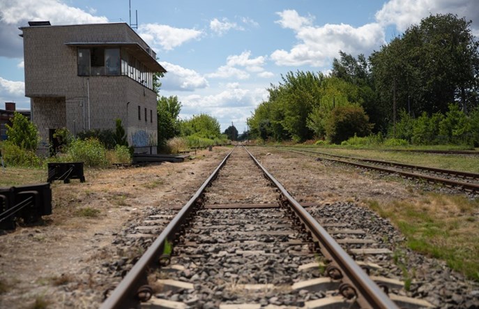 Podlaskie i PLK podpisały umowę na linię do Łomży z Kolej+
