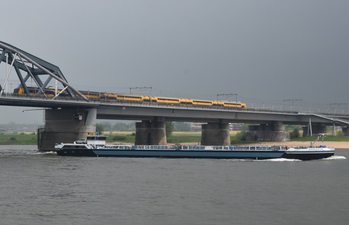 Droższe bilety w szczytach przewozowych? Trwa dyskusja w Niderlandach