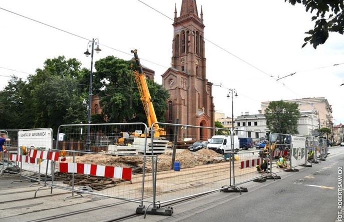 Bydgoszcz. Przystanki wiedeńskie i zbiorniki retencyjne pod torowiskiem