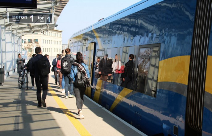 Ponad 9 podróży koleją rocznie – średnia dla mieszkańców Polski