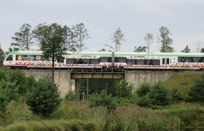 Media: Policjant zatrzymywał pociągi radio-stopem